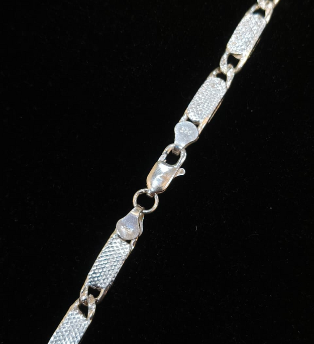 Sterling Nawabi Chain